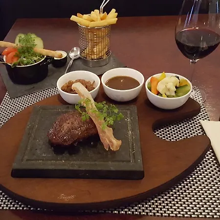 Restaurant Les Jumeaux Szálloda 3*