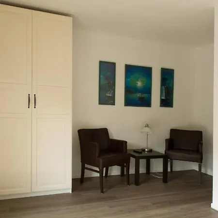 ホテル Restaurant Les Jumeaux グルペン